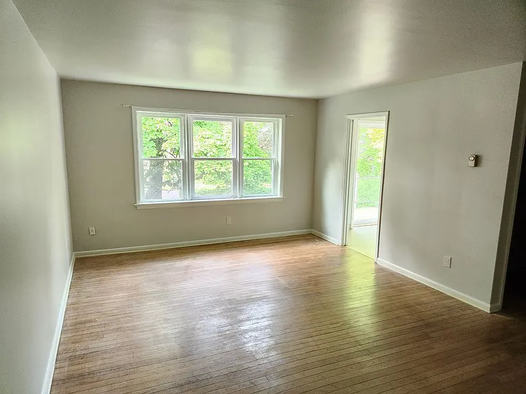 543 W 3rd St — Photo 2