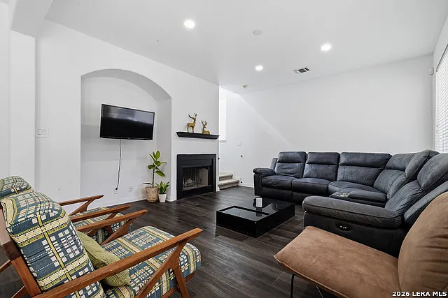 4 bed, 3.5 bath, 2663 sqft, $3,295 — Photo 3
