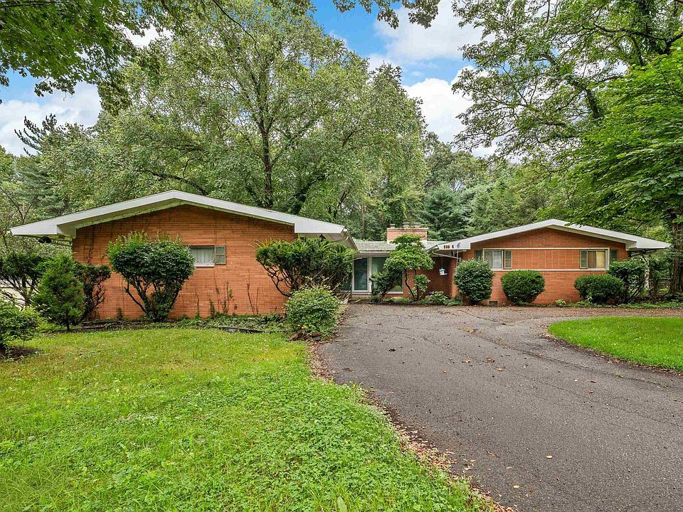 1st image of 52585 Brooktrails Dr
