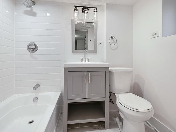 5th image of 529 N Wood St #L