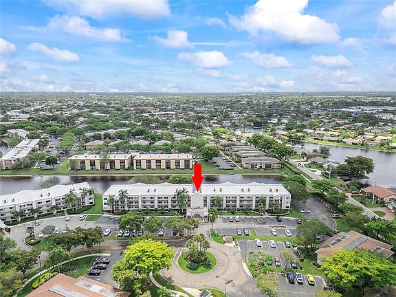 4th image of 10332 E Clairmont Cir #209