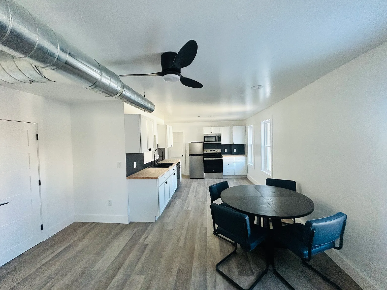 Studio, 900 sqft, $1,695 — Photo 4