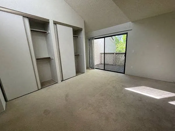 Cambridge Court Townhomes — Photo 12