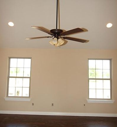 4th image of 701 Olivia Lane
