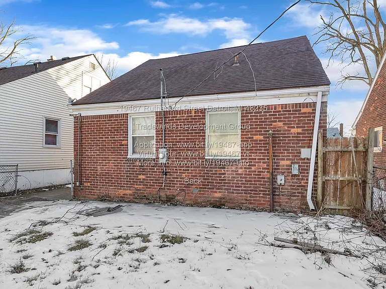 19467 Rutherford St — Photo 13