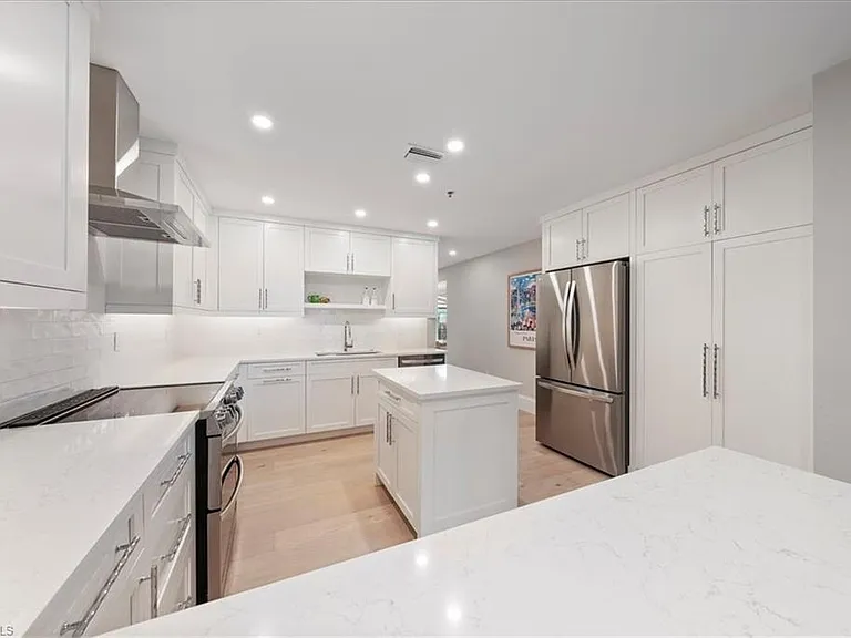 569 Park Shore Dr #G5 — Photo 14