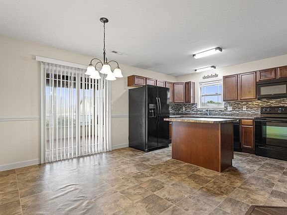 5th image of 640 Clarion Ct