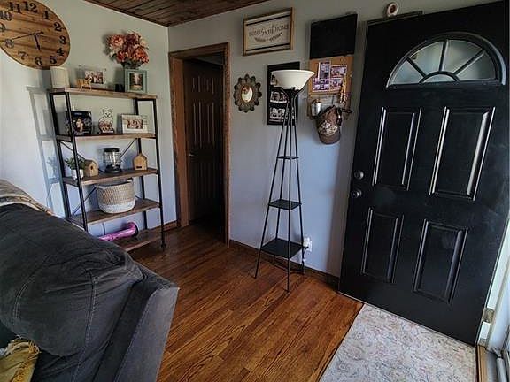 2nd image of 3406 Doniphan Ave