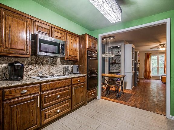 5th image of 7908 Royal Ln APT C