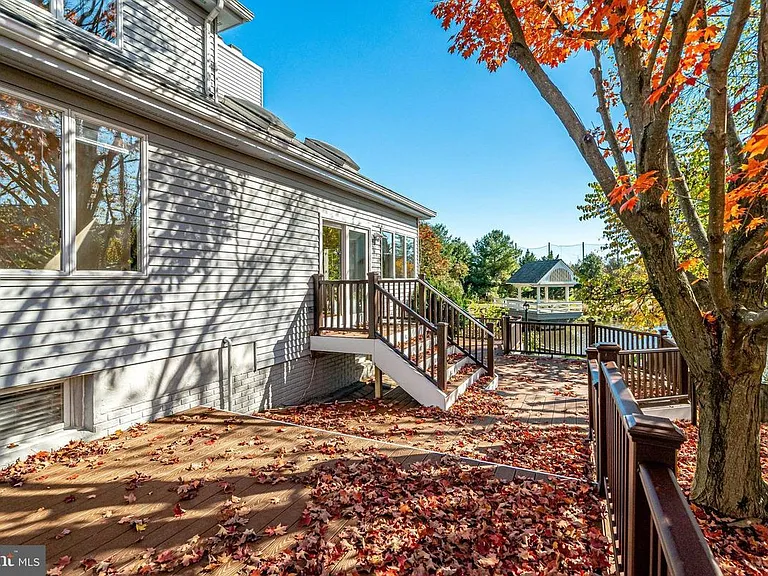 6505 Gretna Green Way — Photo 40