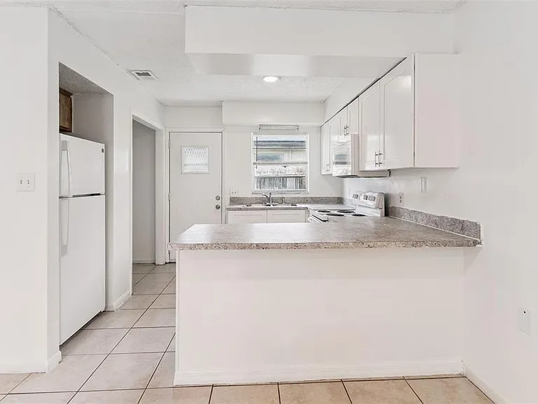 1048 Buccaneer Dr — Photo 10