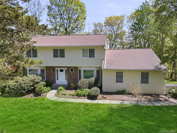 35 Woodcrest Drive, Armonk, NY 10504