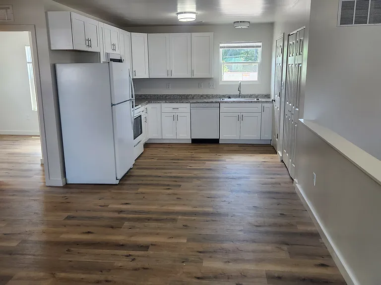 Jackson Pl — Photo 2