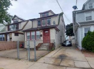 13723 249th St, Rosedale, NY 11422