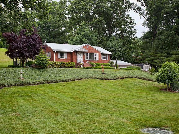 2nd image of 3931 Hawley Dr