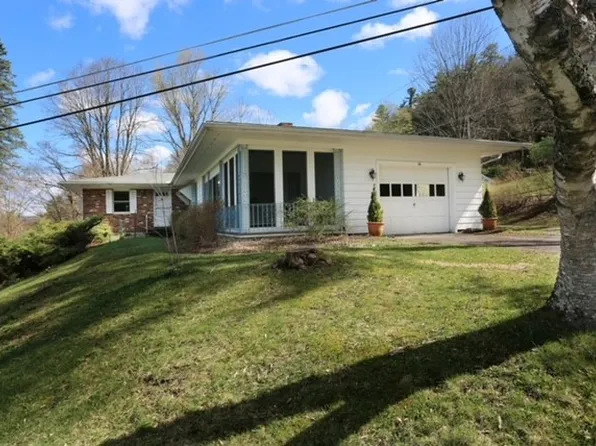 44 Lakeview Dr N, Cooperstown, NY 13326