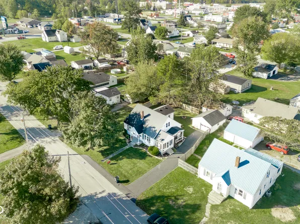 82 N Park Dr, Scottsburg, IN 47170