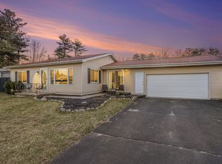 735 E Shore Dr, Battle Creek, MI 49017