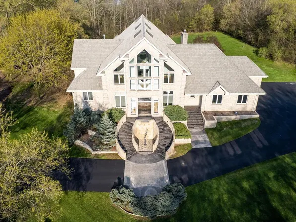 N7W29697 Thames ROAD, Waukesha, WI 53188