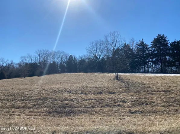 613 Whispering Cedars Ln, Jefferson City, MO 65101