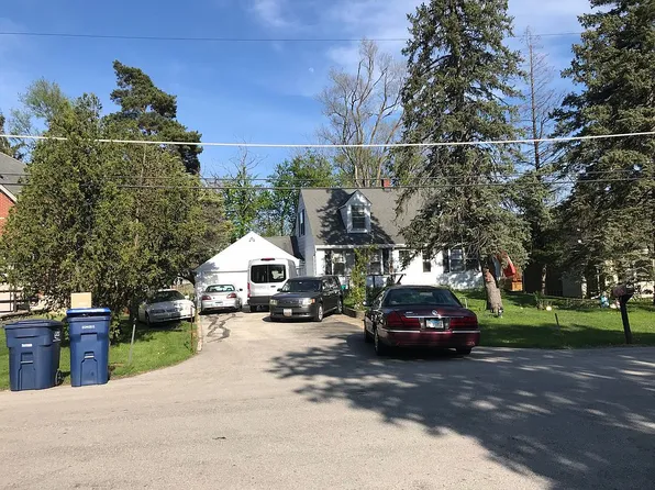 6721 Crest Rd, Darien, IL 60561