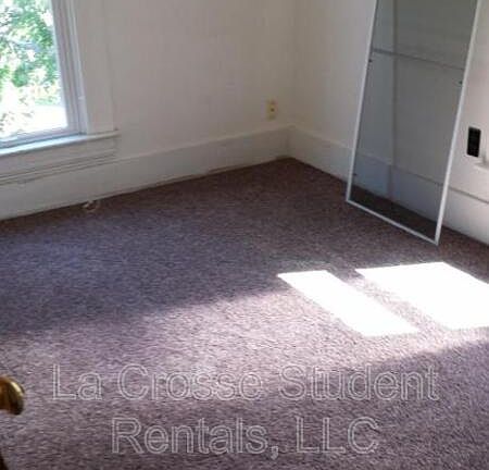 3rd image of 906 Vine St