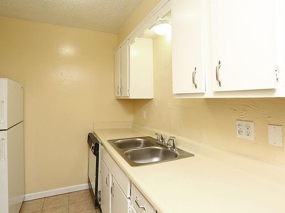 3rd image of 4776 NW 23rd St APT 266
