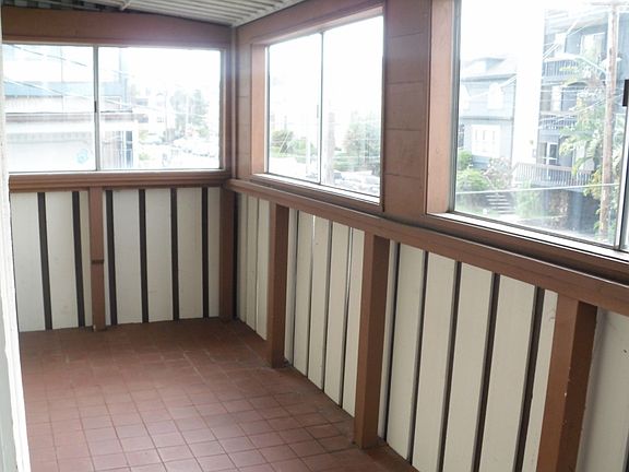3rd image of 252 Wayne Ave APT B