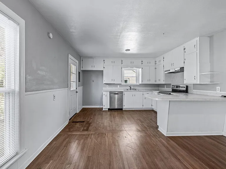 3624 Winston Rd — Photo 6