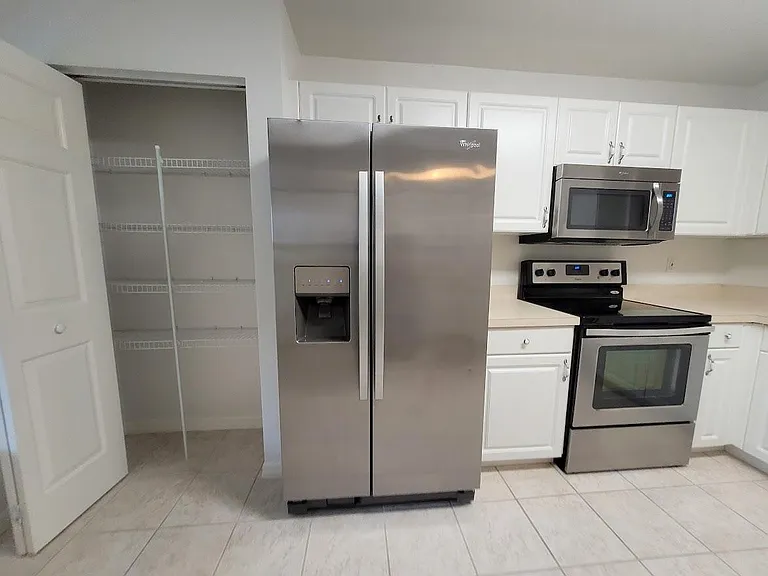 2348 SW 42nd Dr #148 — Photo 5