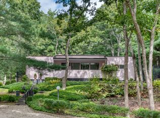 10 Bucks Path, East Hampton, NY 11937