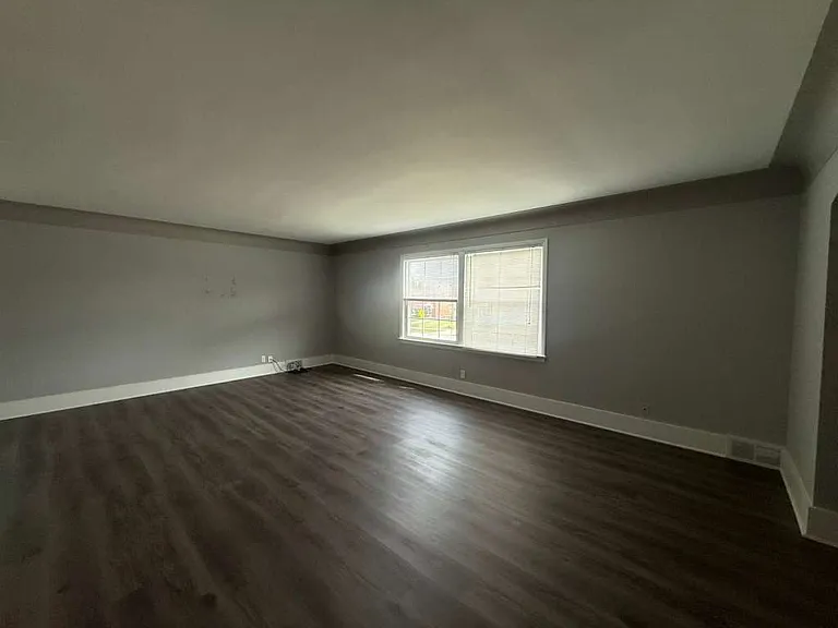 2600 Warrensville Center Rd #2 — Photo 6