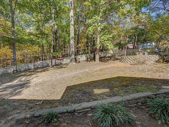 4th image of 2109 Wesvan Dr