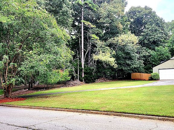 3rd image of 50 Woodwind Dr