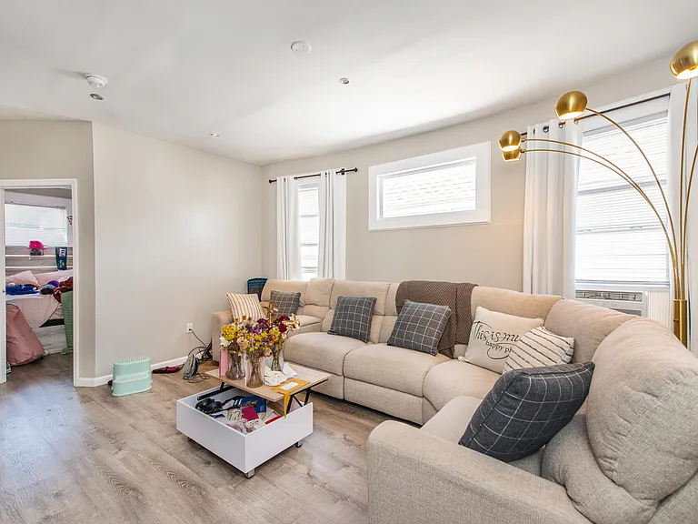 40 Olive St #1 — Photo 3