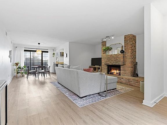 3rd image of 4056 Warwick Blvd Unit 7
