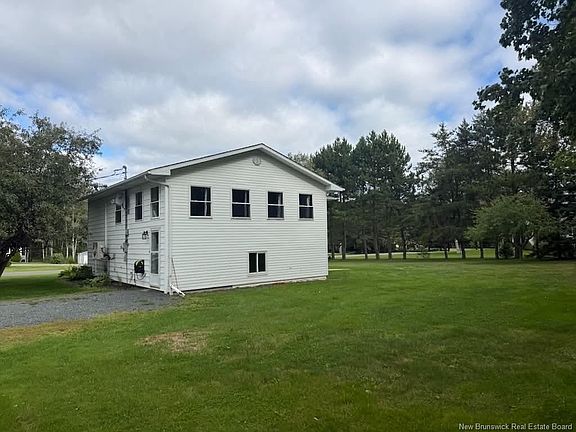 3rd image of 14 John Brook Rd