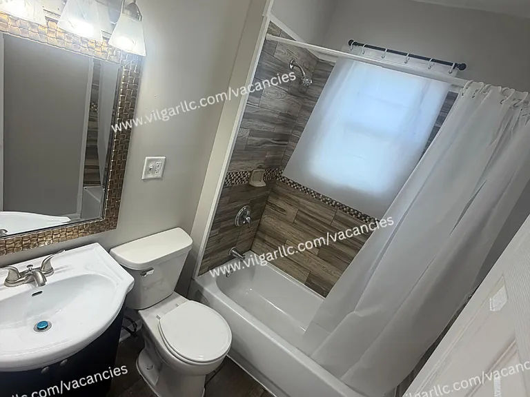 3917 Pulaski St — Photo 9