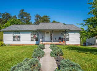 210 Covenant Cir, Lenoir City, TN 37772
