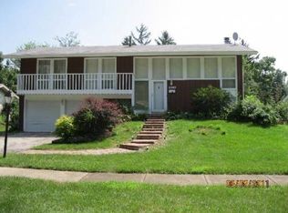 1385 Dennison Rd, Hoffman Estates, IL 60169