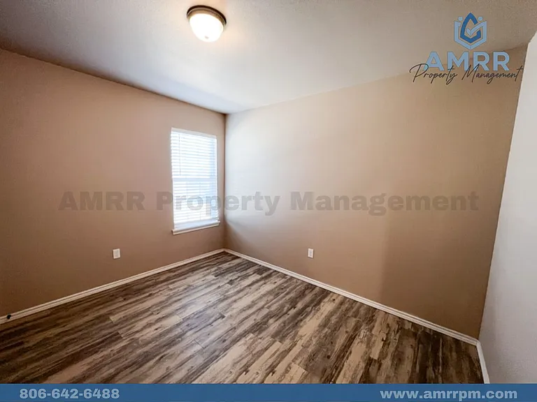 2407 N Ave N — Photo 7
