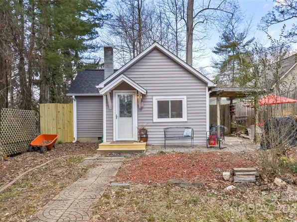 11 Log Cabin Trl, Candler, NC 28715