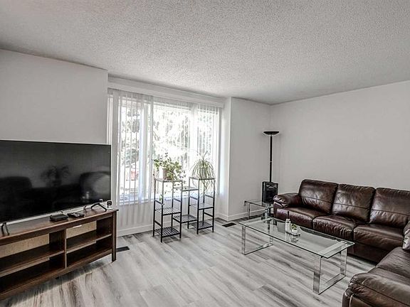 5th image of 184 NW Erin Croft Cres SE