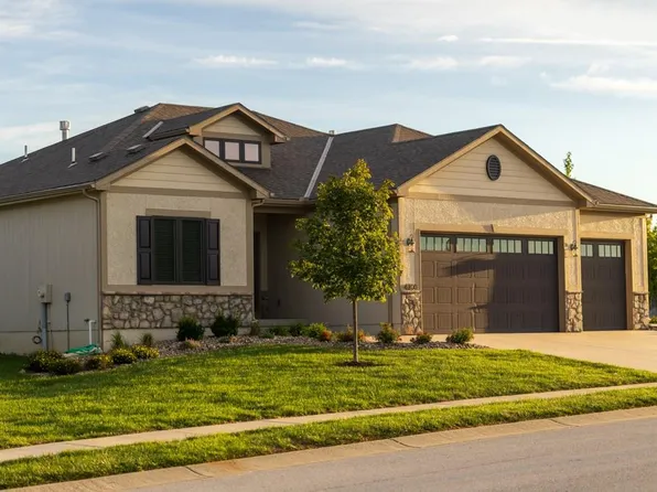 4200 NE Chapel Manor Dr, Lees Summit, MO 64064