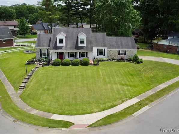 930 Castlewood Drive, New Albany, IN 47150