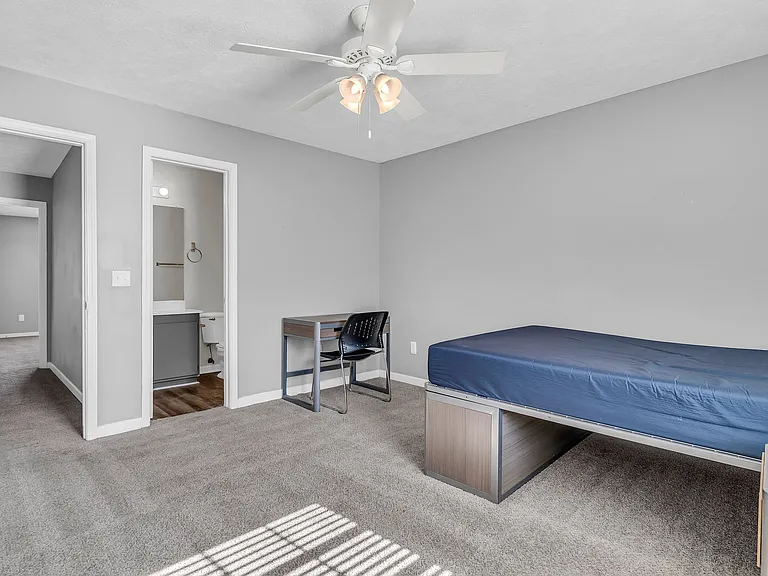 The Block Townhomes — Photo 15