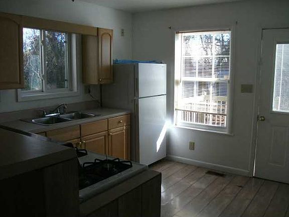 3rd image of 6218 Tidewater Dr