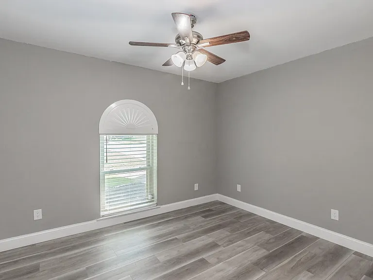 2013 Memphis Dr — Photo 9