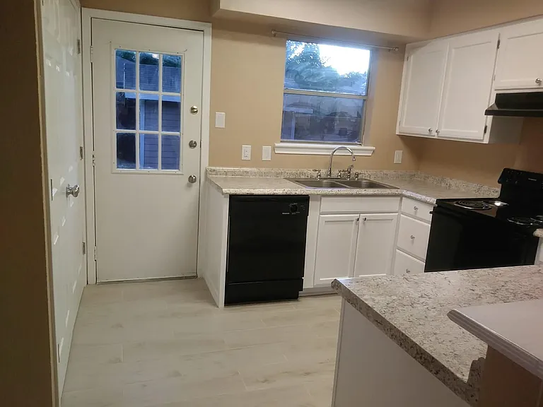 522 Matt Ln — Photo 8