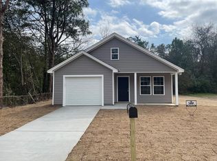 113 Dickson St, Manning, SC 29102